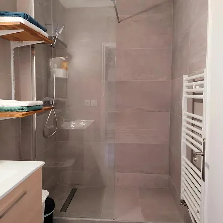 Sejour Chic Proche De La Apartman